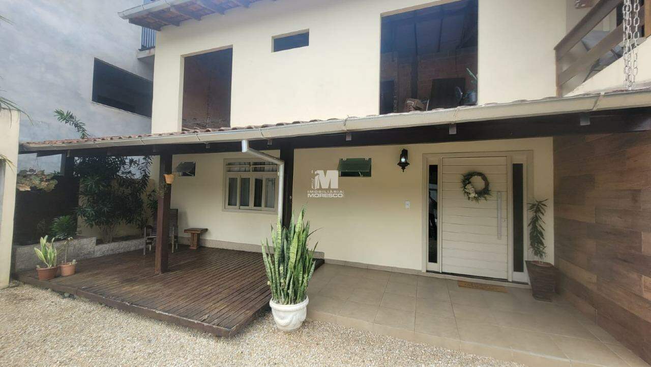 Casa à venda no bairro Centro: 
