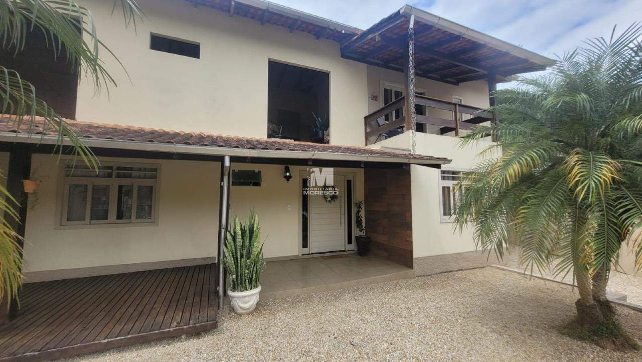 Casa à venda no bairro Centro: 