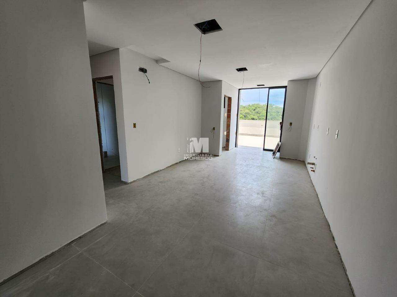 Apartamento à venda no bairro Azambuja: 
