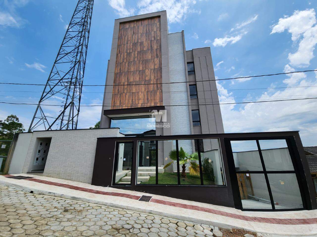 Apartamento à venda no bairro Azambuja: 