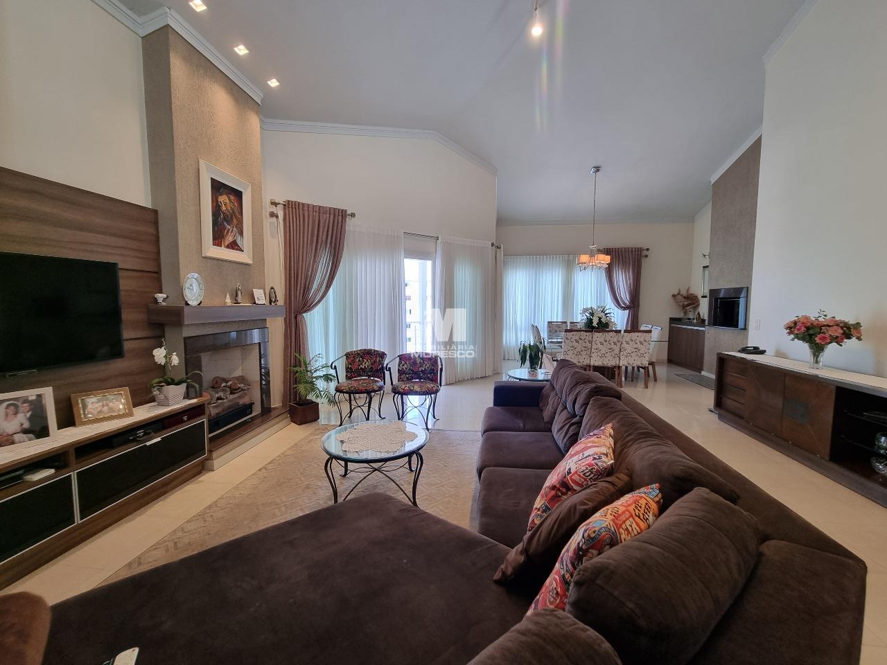 Casa à venda no bairro Centro I: 