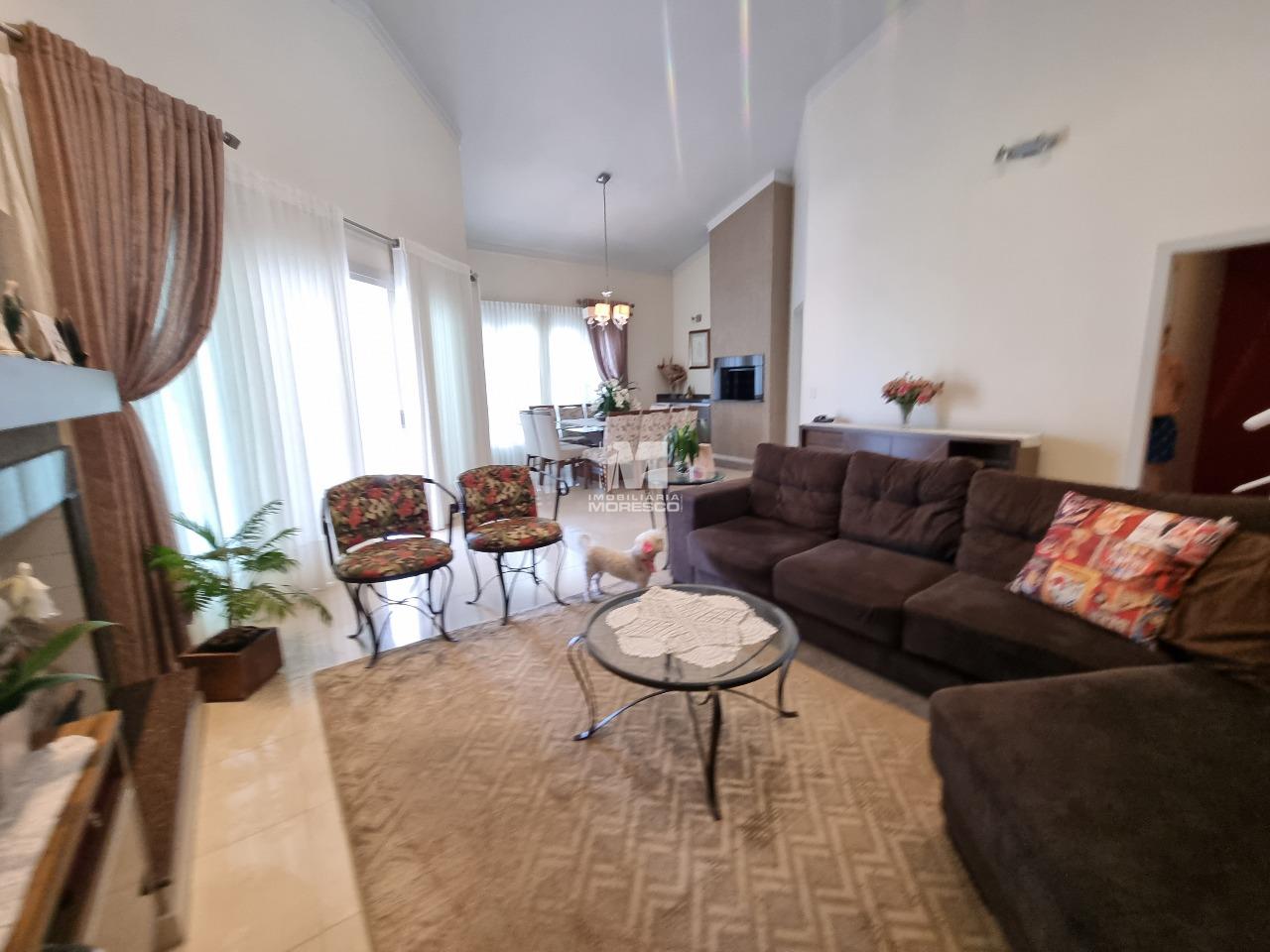 Casa à venda no bairro Centro I: 