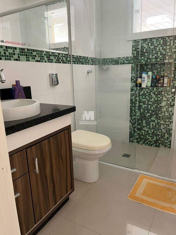 Casa à venda no bairro Jardim Maluche: Banheiro Social