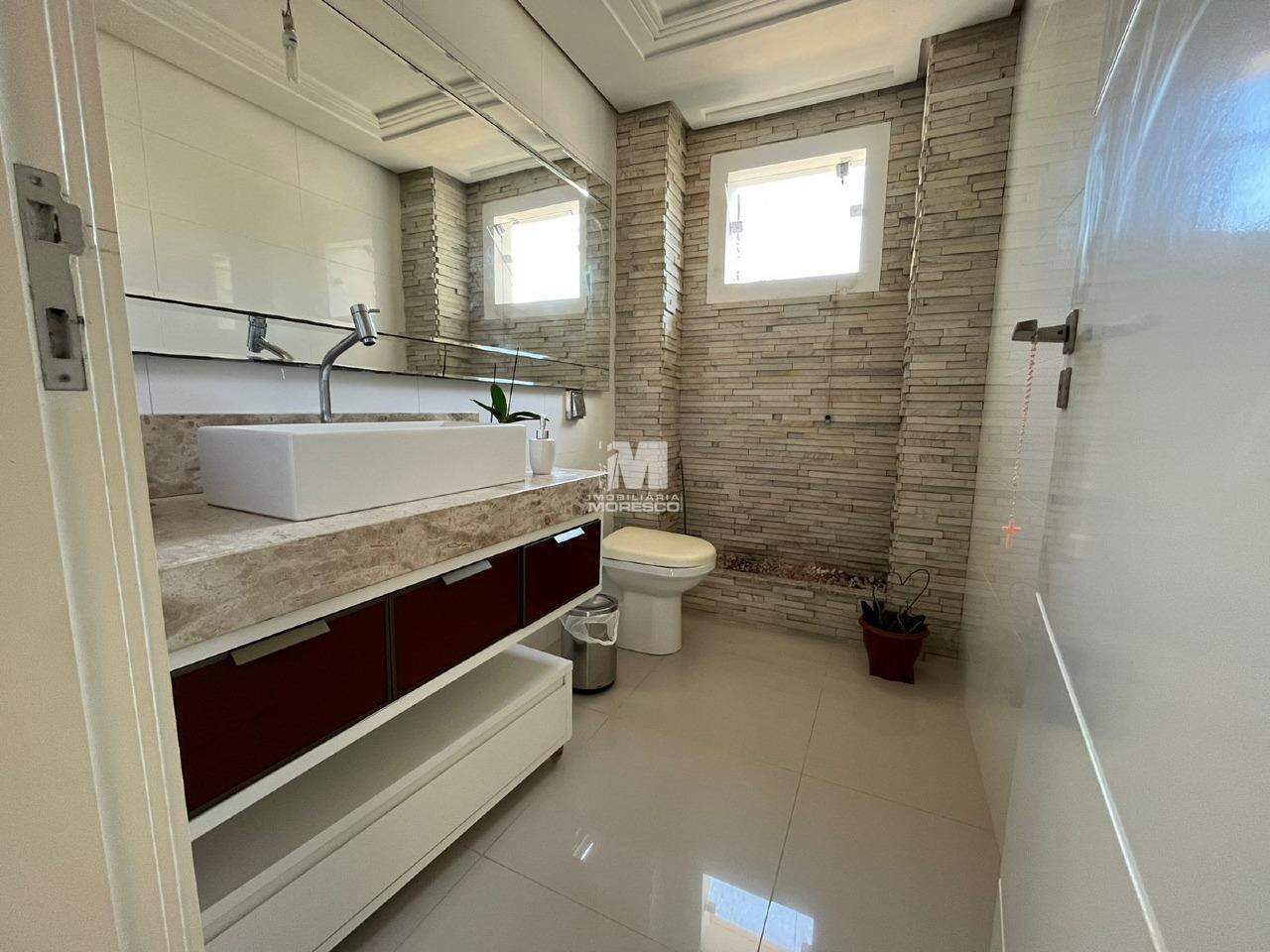 Casa à venda no bairro Jardim Maluche: Lavabo