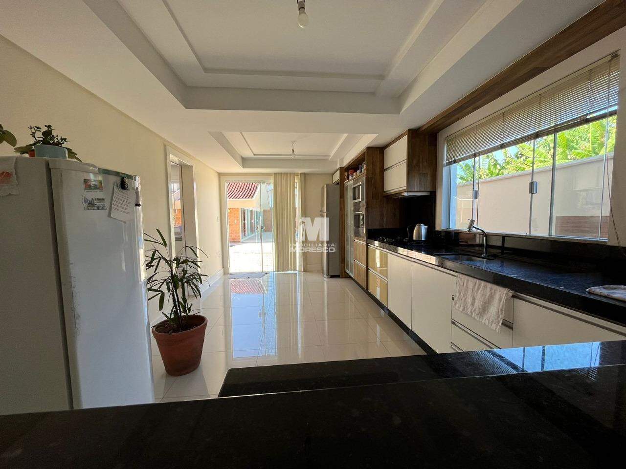 Casa à venda no bairro Jardim Maluche: 