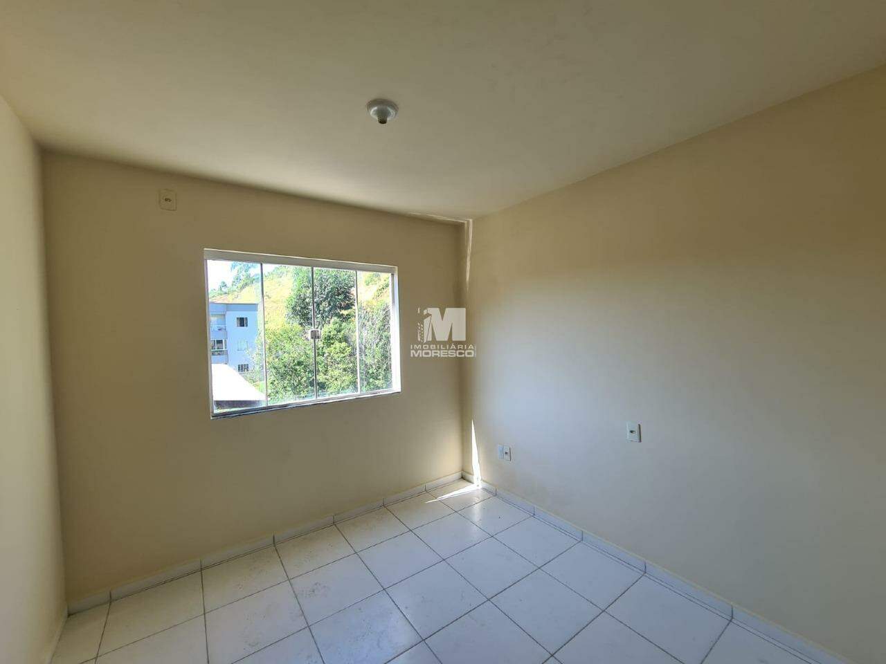 Apartamento para aluguel no bairro Bateas: 