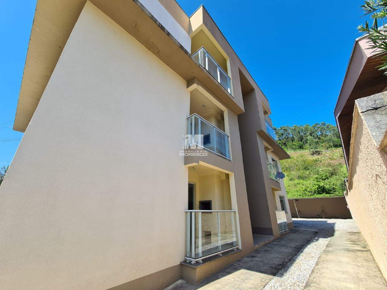 Apartamento para aluguel no bairro Bateas: 