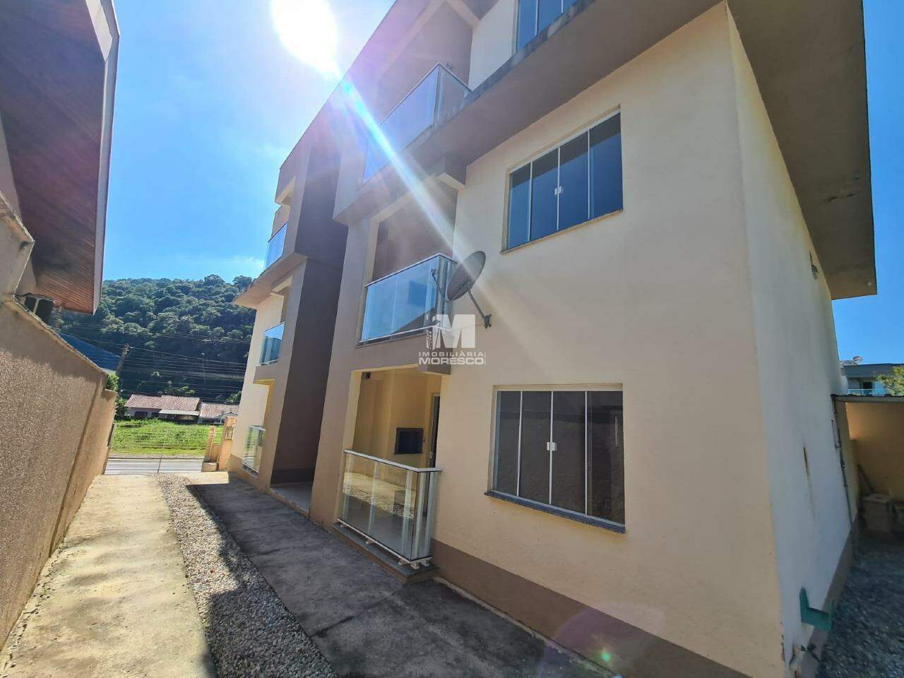 Apartamento para aluguel no bairro Bateas: 