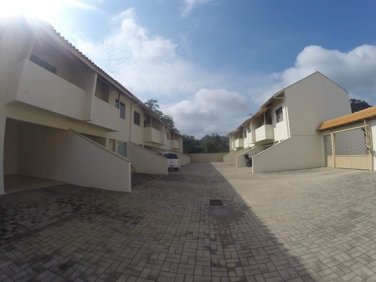 Casa para aluguel no bairro Jardim Maluche:
