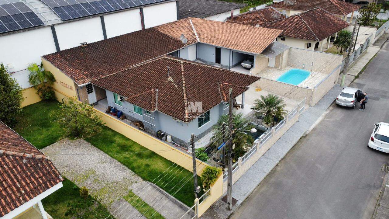 Casa à venda no bairro Bateas: 