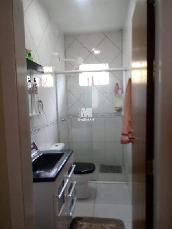 Casa à venda no bairro Bateas: