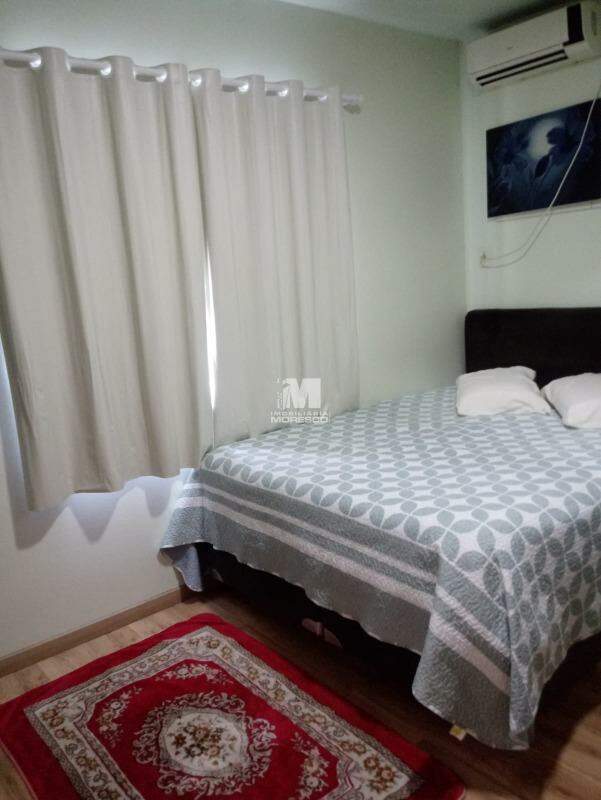 Casa à venda no bairro Bateas: