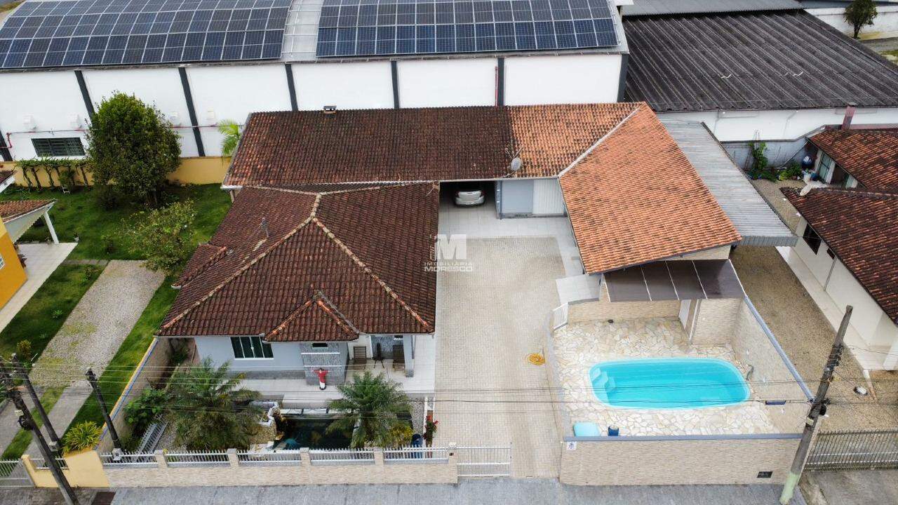 Casa à venda no bairro Bateas: 