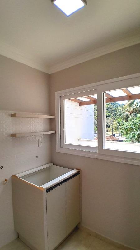 Casa para aluguel no bairro Azambuja: 