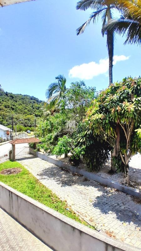 Casa para aluguel no bairro Azambuja: 