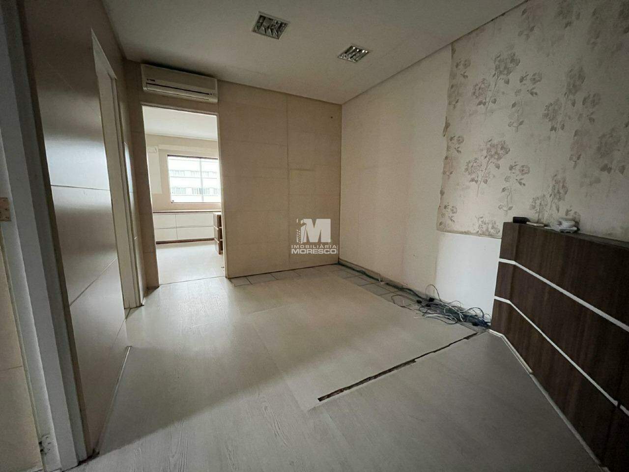 Sala Comercial à venda no bairro Centro I: 
