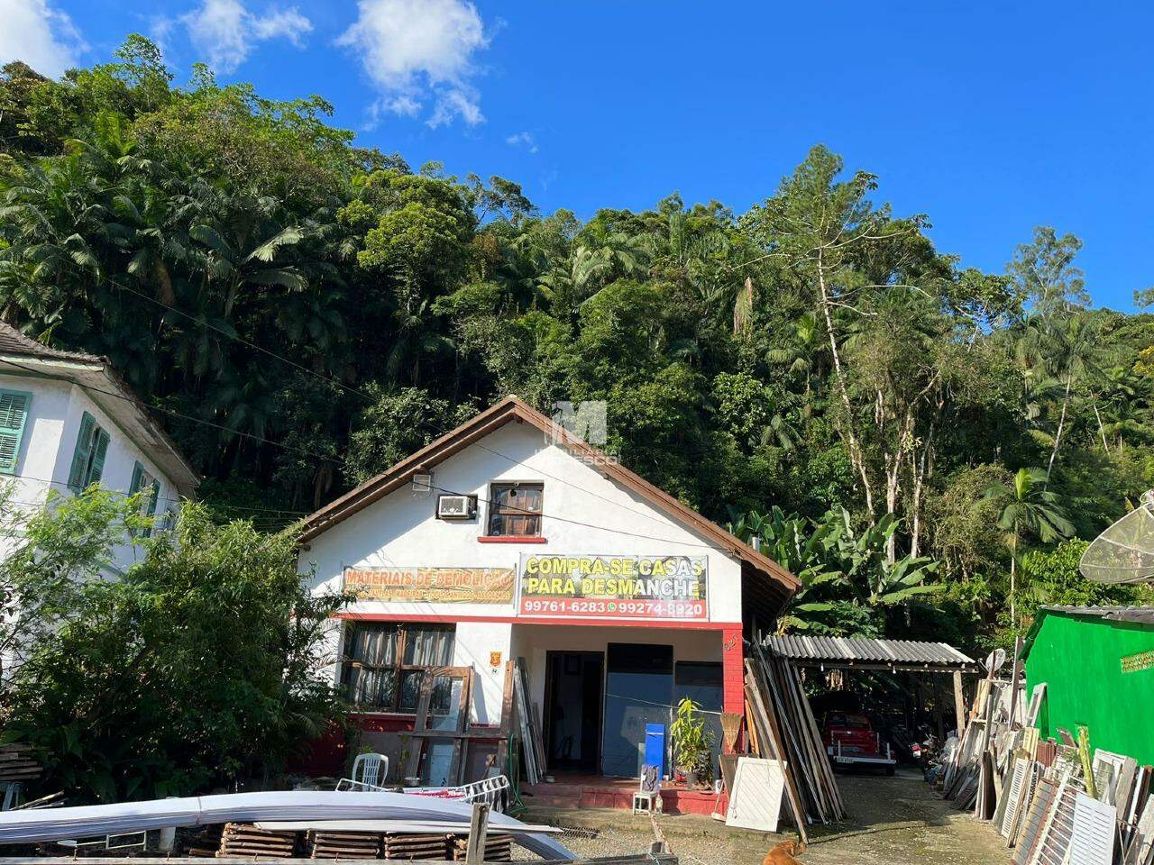 Terreno à venda no bairro Primeiro de Maio: