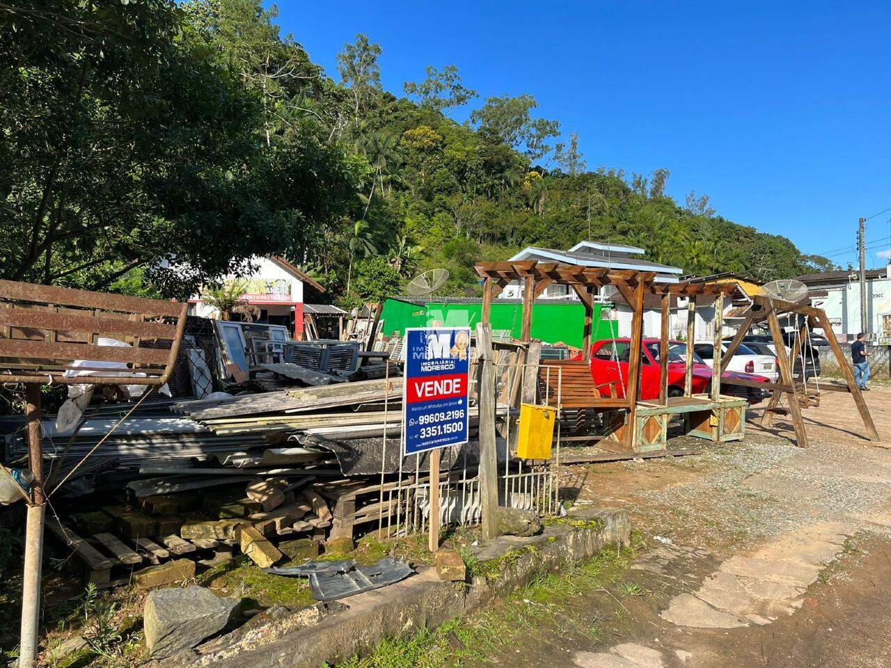 Terreno à venda no bairro Primeiro de Maio: