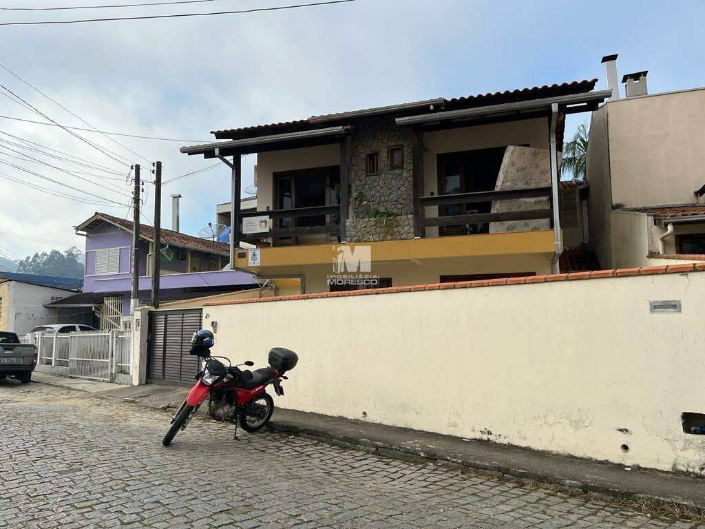 Casa de 6 quartos, 247m² no bairro Santa Terezinha, em Brusque | Eu Corretor