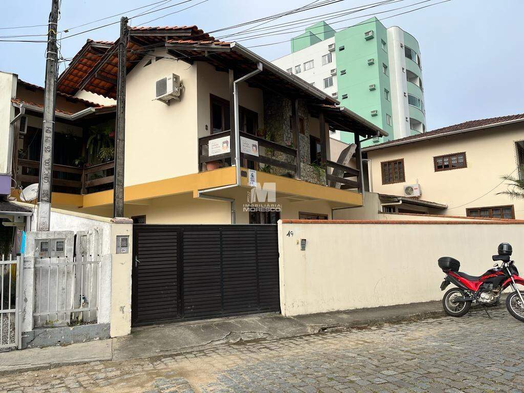 Casa de 6 quartos, 247m² no bairro Santa Terezinha, em Brusque | Eu Corretor