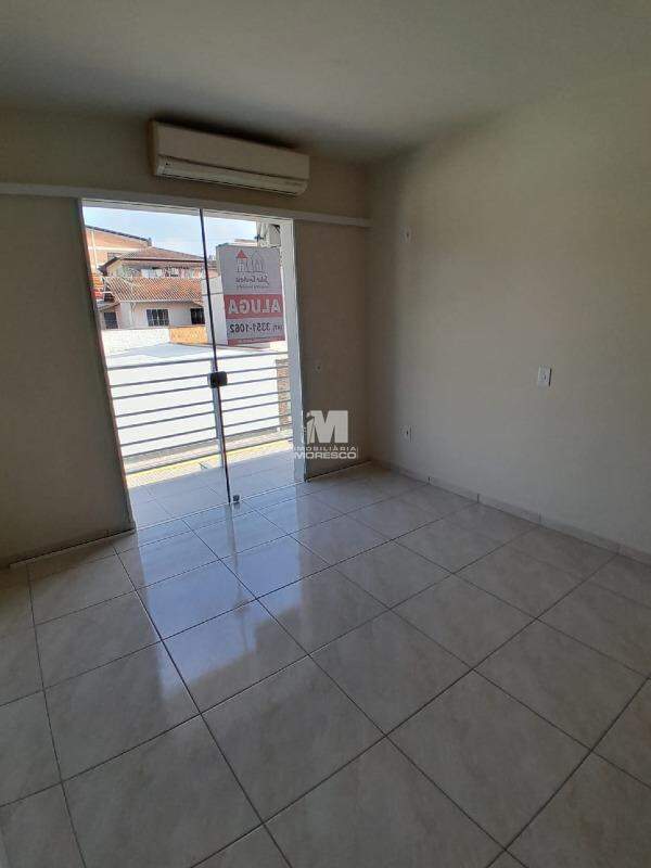 Casa para aluguel no bairro Dom Joaquim: 