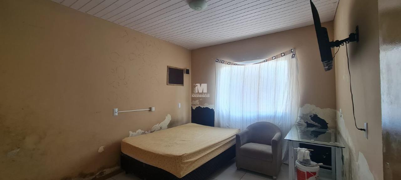 Casa à venda no bairro Poço Fundo: 