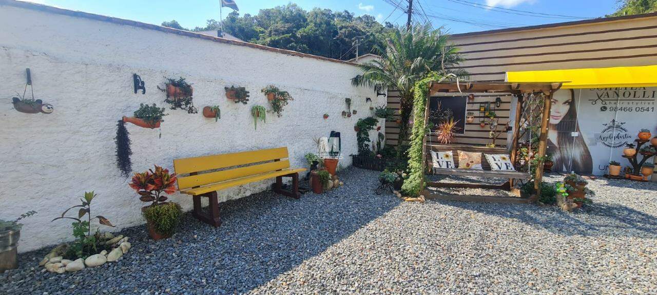 Casa à venda no bairro Poço Fundo: 