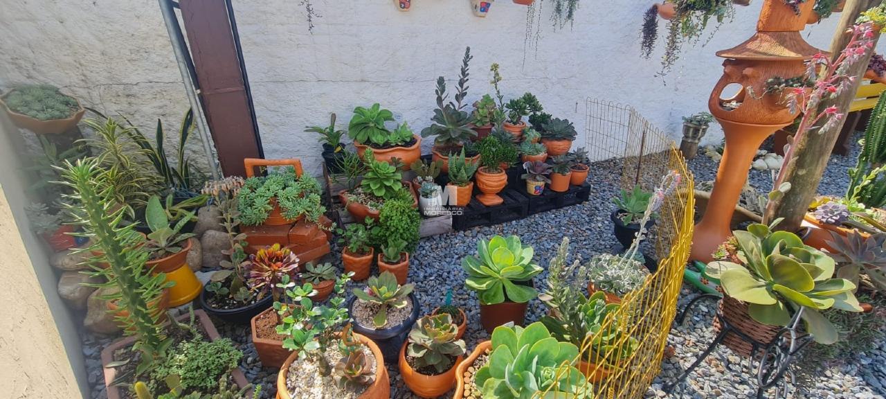 Casa à venda no bairro Poço Fundo: 