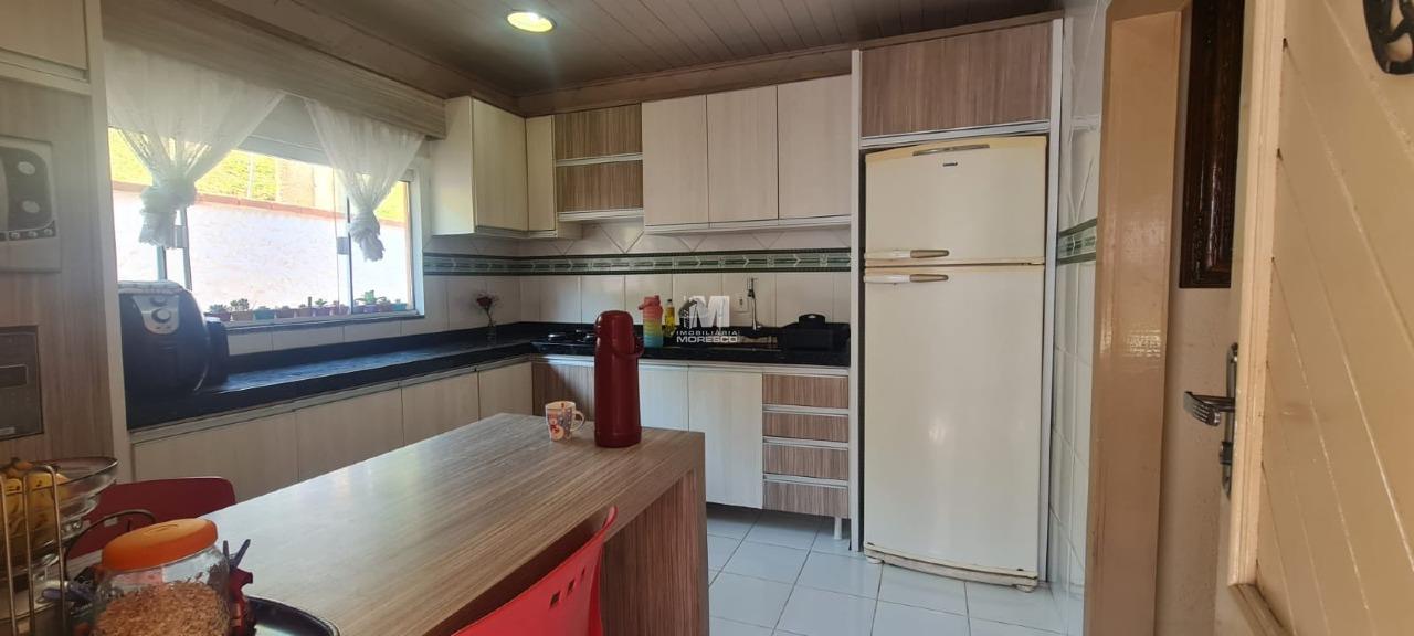 Casa à venda no bairro Poço Fundo: 