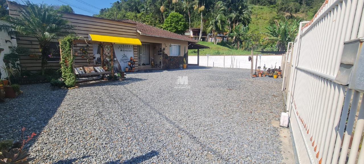 Casa à venda no bairro Poço Fundo: 