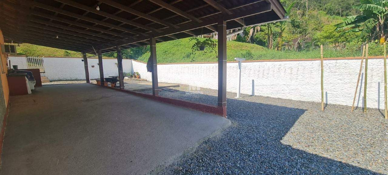 Casa à venda no bairro Poço Fundo: 