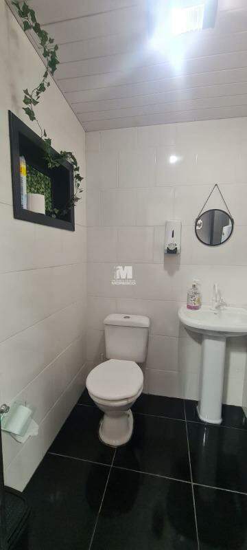 Casa à venda no bairro Poço Fundo: 