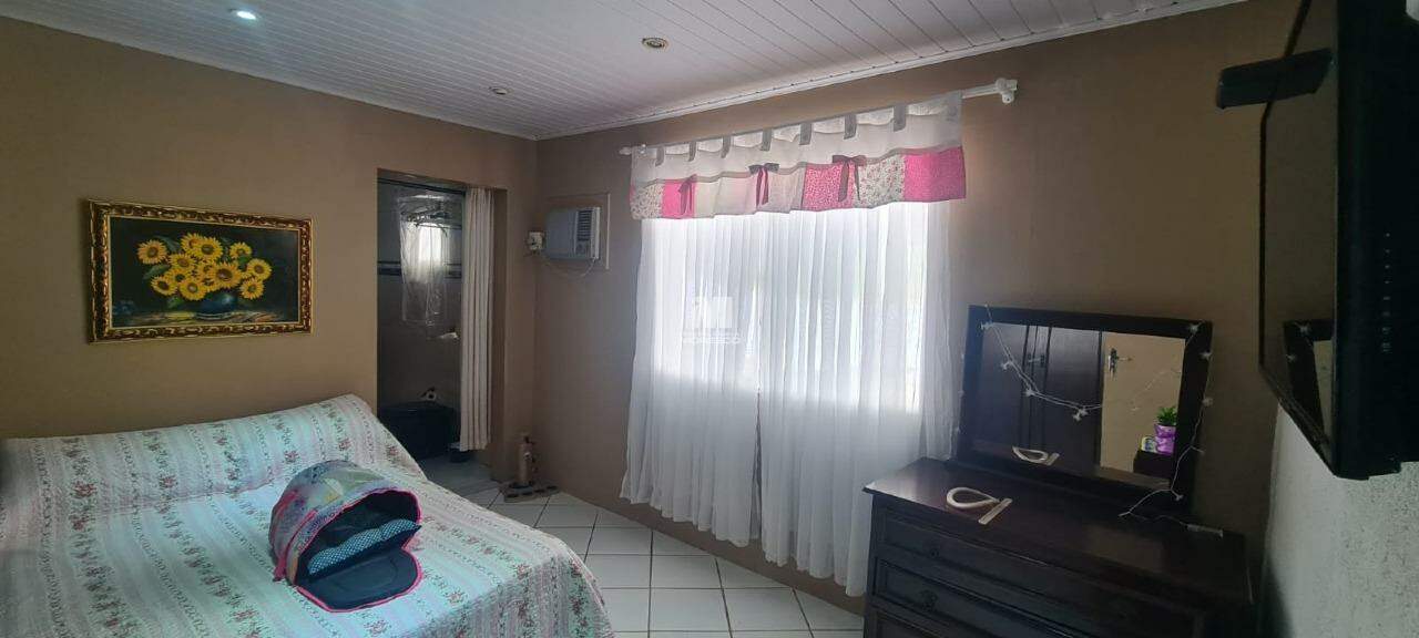 Casa à venda no bairro Poço Fundo: 