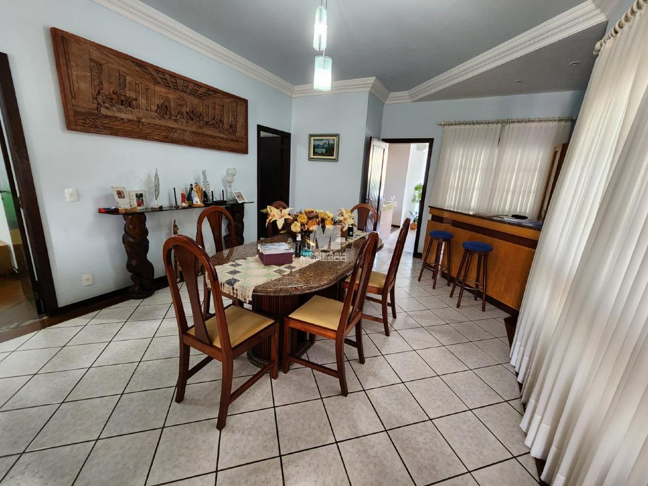 Casa à venda no bairro Guarani: 