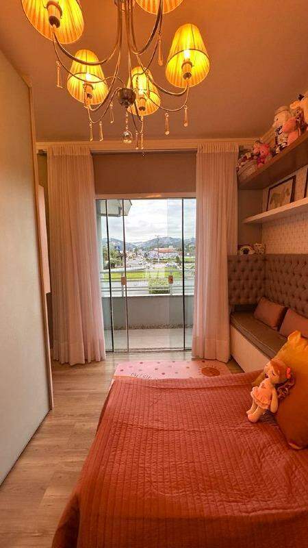 Casa à venda no bairro Centro: 