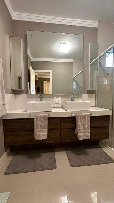 Casa à venda no bairro Centro: 