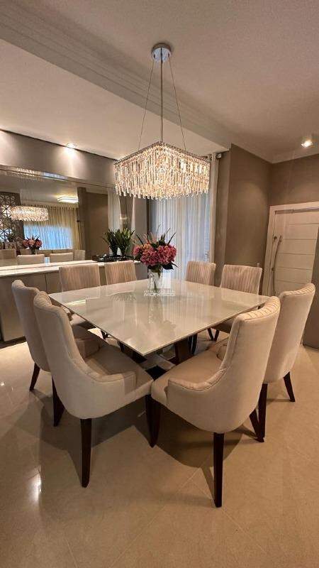 Casa à venda no bairro Centro: 