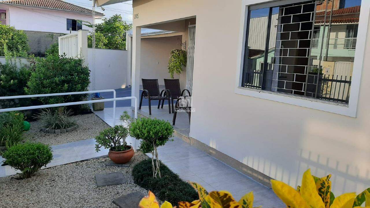 Casa à venda no bairro Santa Terezinha: 