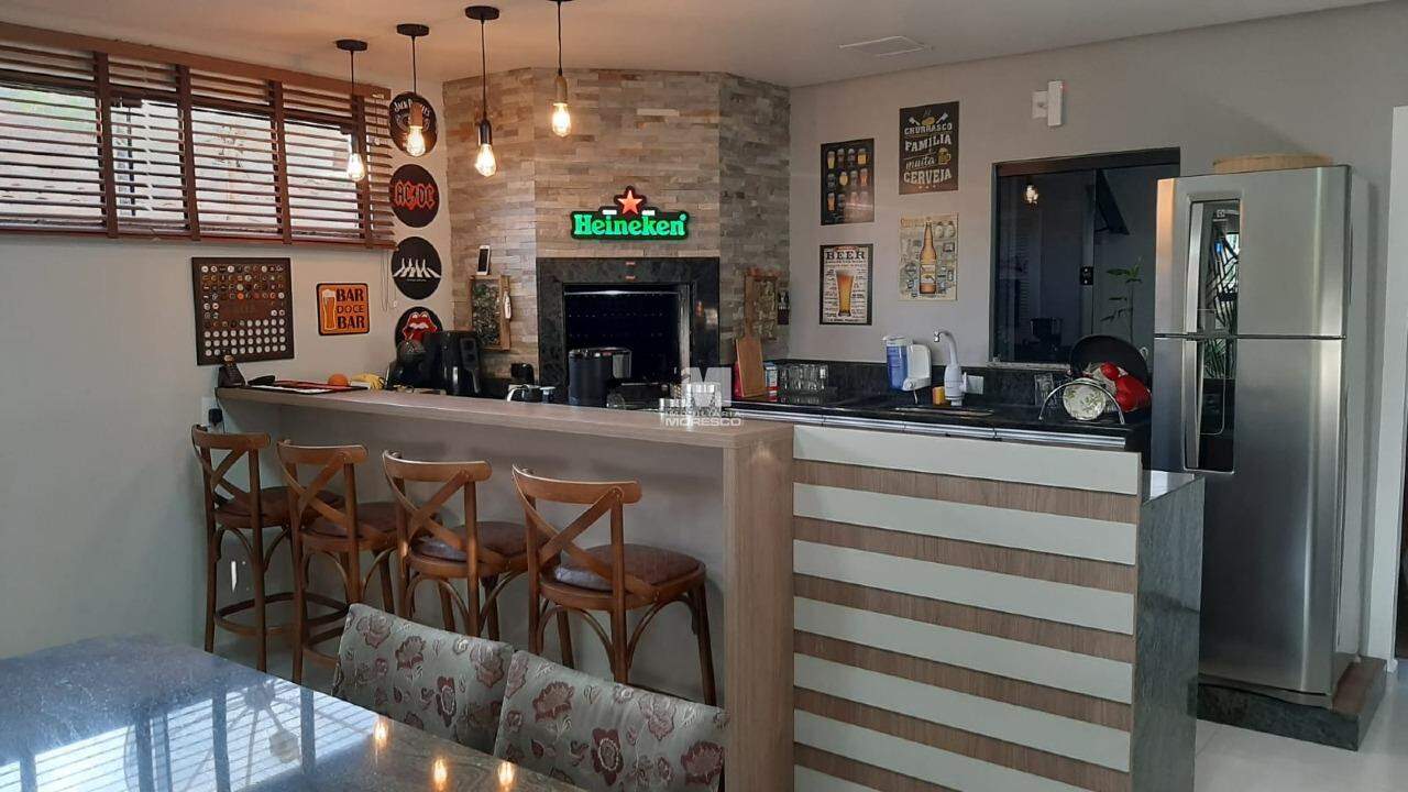 Casa à venda no bairro Santa Terezinha: 