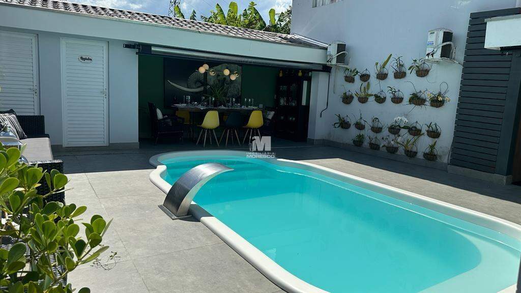 Casa à venda no bairro Dom Joaquim: