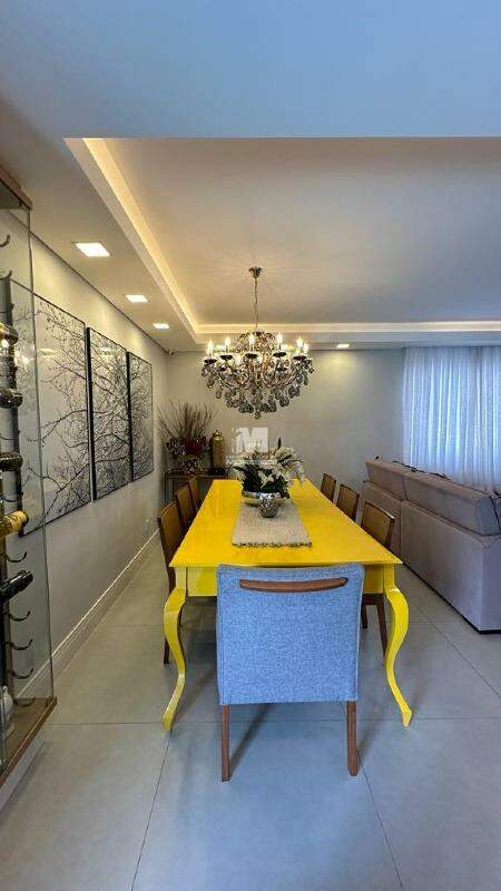 Casa à venda no bairro Dom Joaquim: