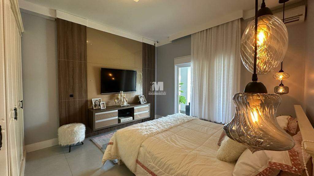 Casa à venda no bairro Dom Joaquim: