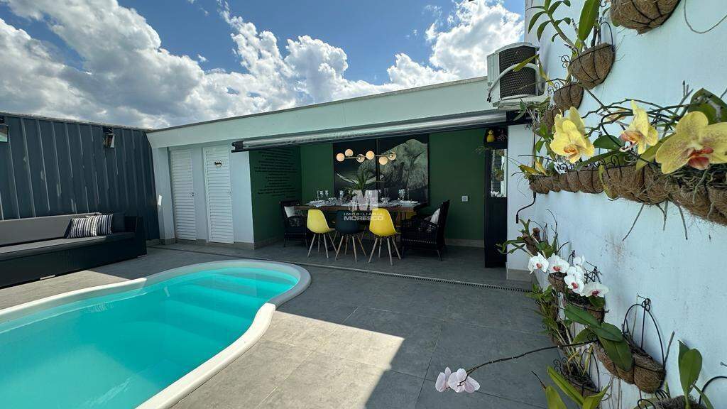 Casa à venda no bairro Dom Joaquim: