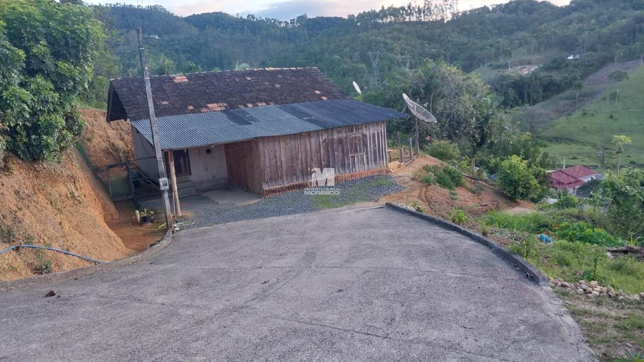 Terreno à venda no bairro Tomaz Coelho: 