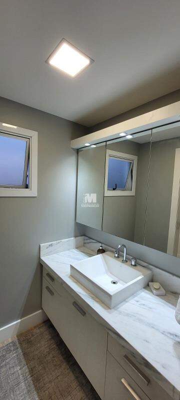 Apartamento à venda no bairro Centro I: