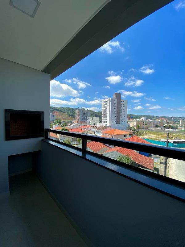 Apartamento à venda no bairro Santa Terezinha: 
