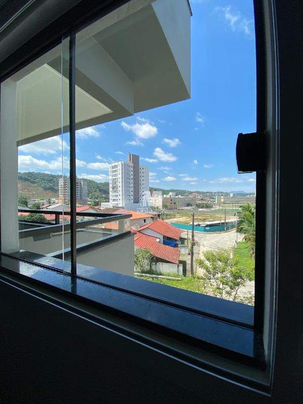 Apartamento à venda no bairro Santa Terezinha: 