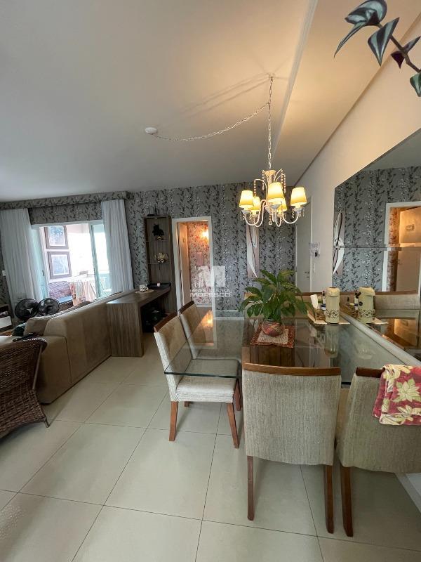 Apartamento à venda no bairro Centro: 