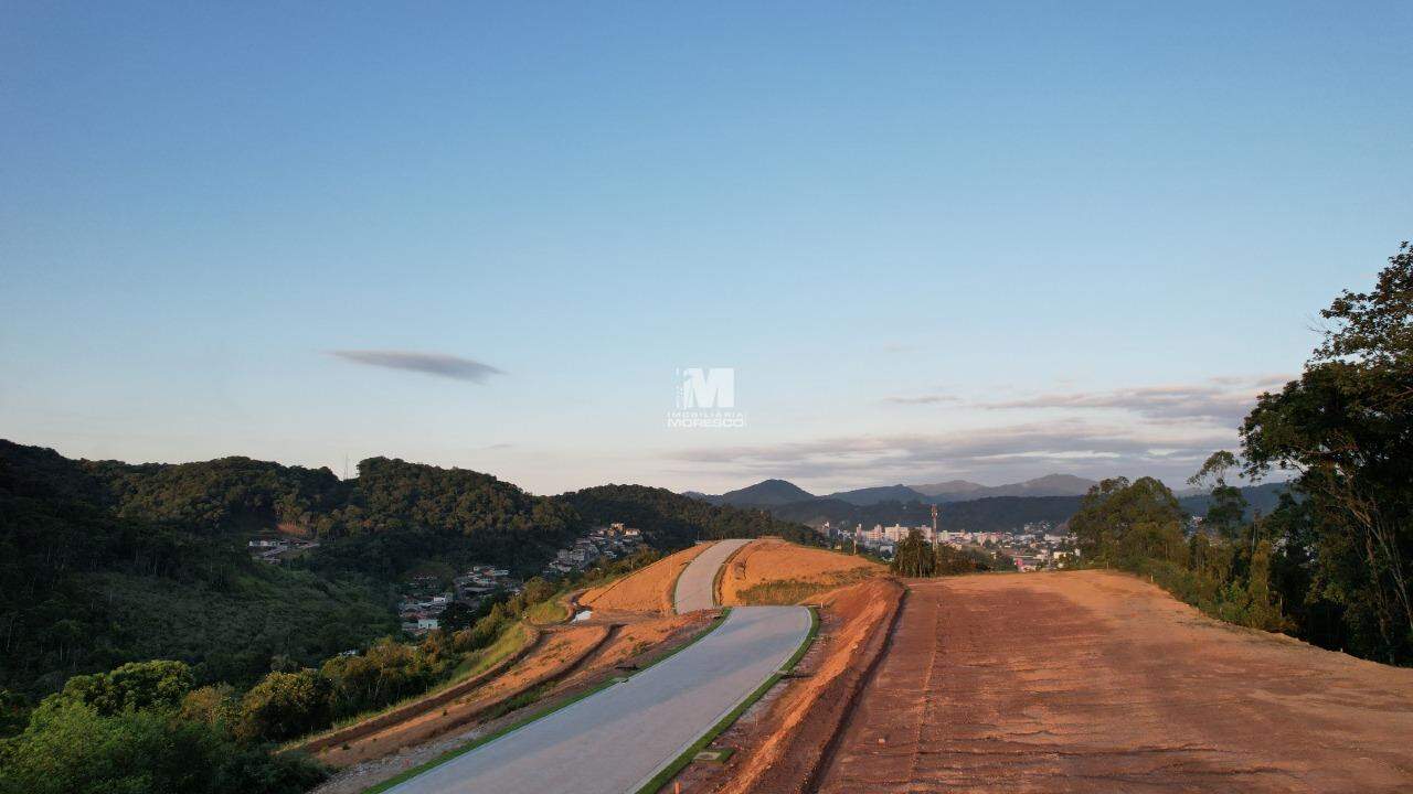 Terreno à venda no bairro Steffen: 