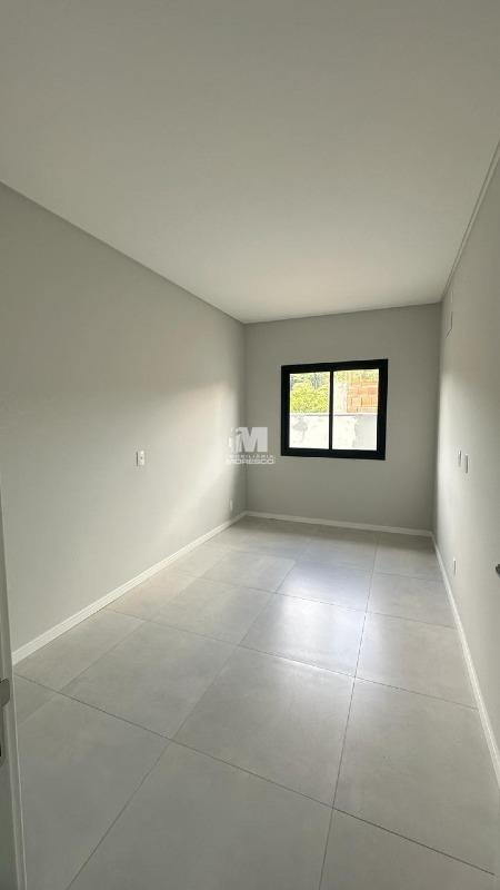 Casa à venda no bairro Planalto: 